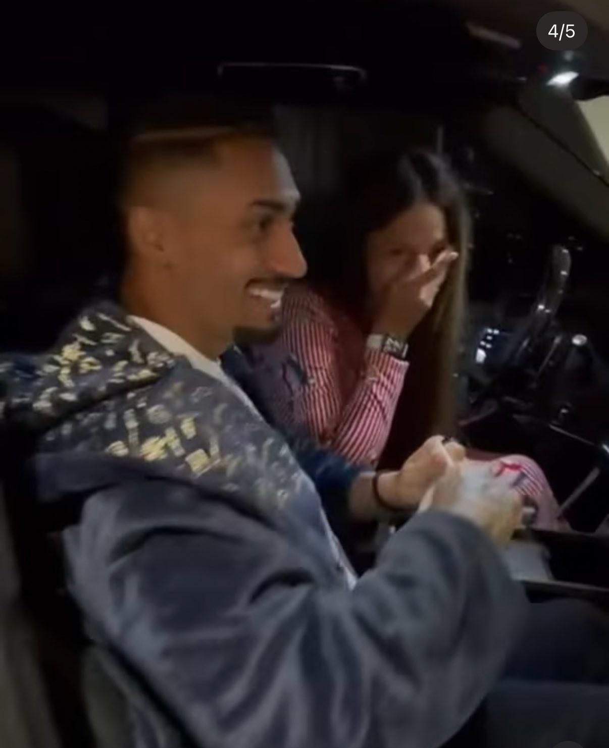 hth-惊喜,拉菲尼亚给妻子送了一辆全新的路虎揽胜